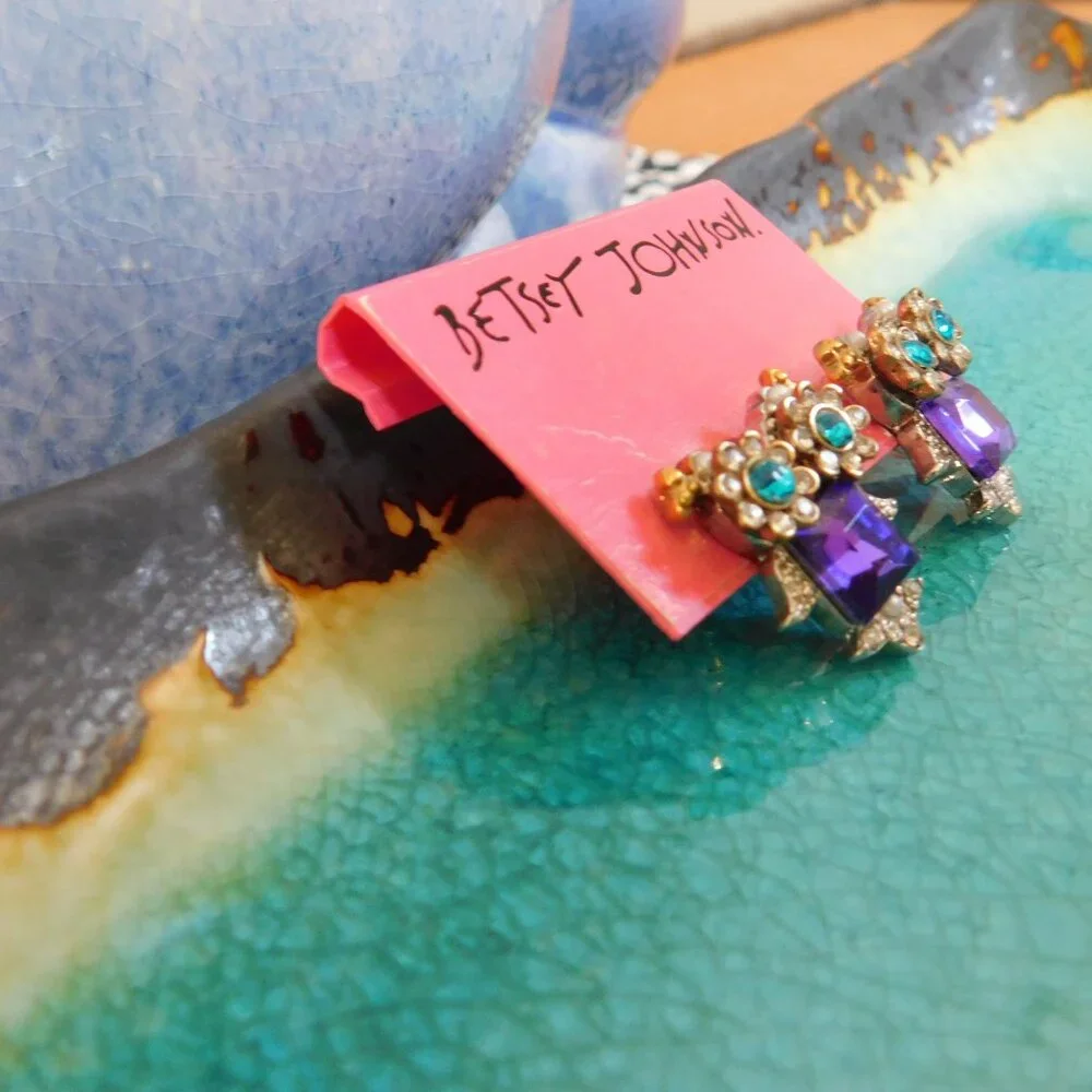 Betsey Johnson amethyst & emerald crystal, pearlescent gold tone owl earrings - Picture 2 of 5